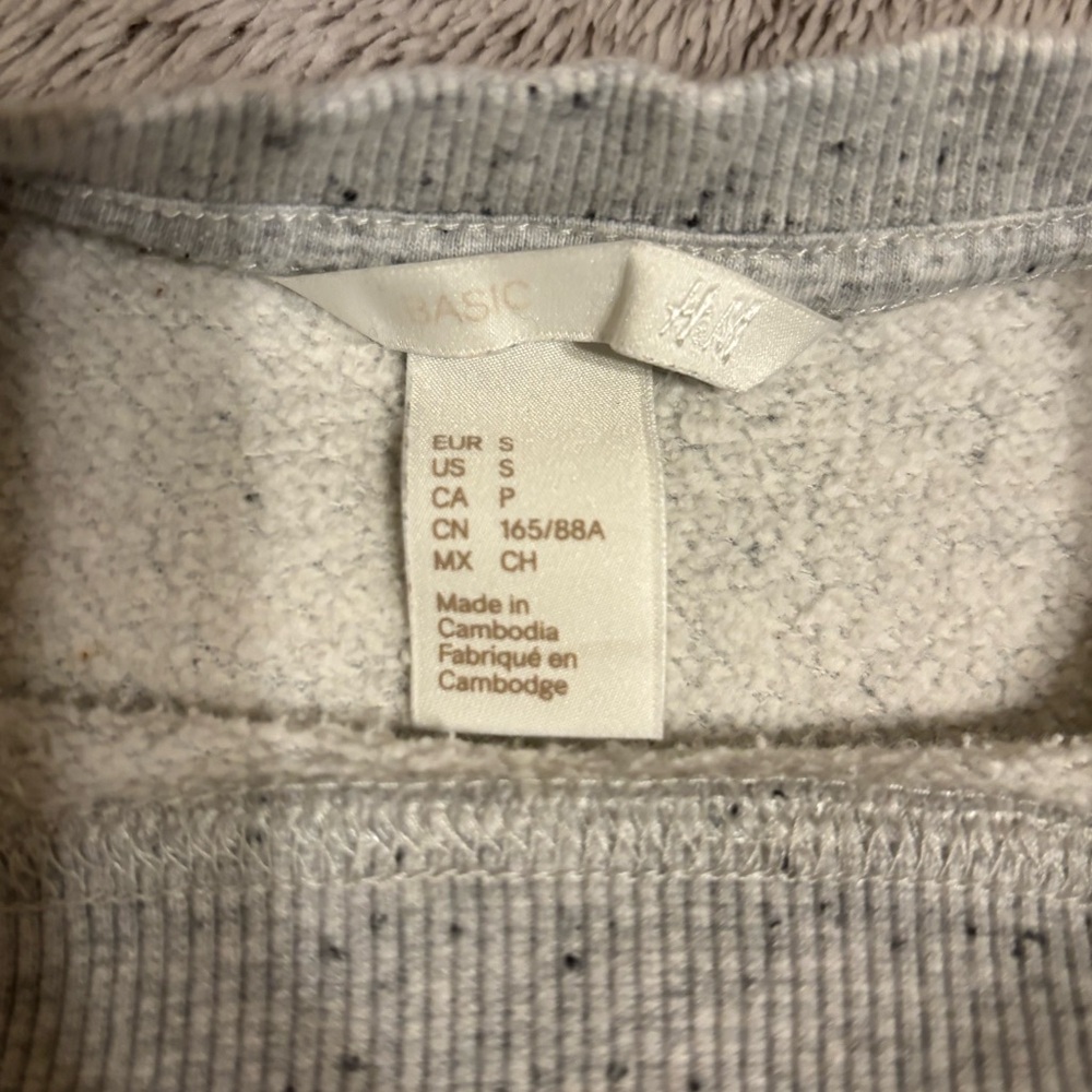 H&M Cropped Basic Sweater - Picture 3 of 3